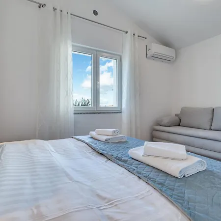 Tramonto-3 By Interhome Appartement