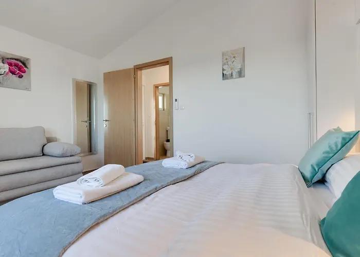 Tramonto-3 By Interhome