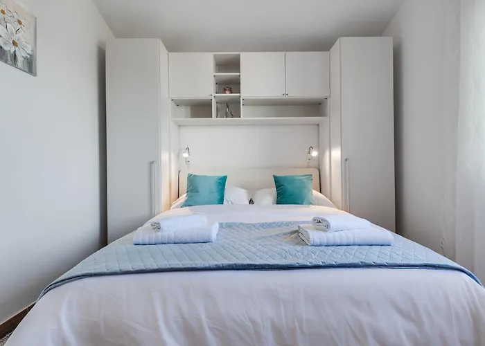 Tramonto-3 By Interhome Appartement Vir